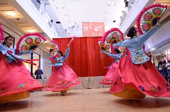 Annual Korean performance at Galleria Houston, Asia Society Texas Center