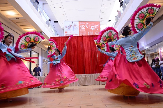 Annual Korean performance at Galleria Houston, Asia Society Texas Center
