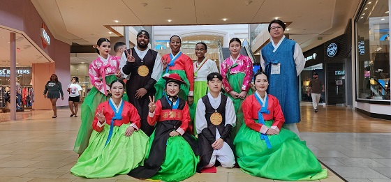 Annual Korean performance at Galleria Houston, Asia Society Texas Center