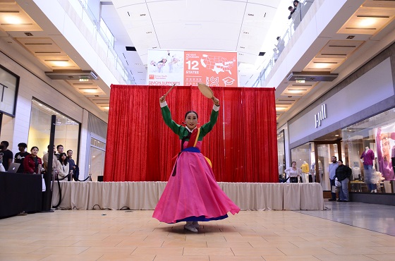 Annual Korean performance at Galleria Houston, Asia Society Texas Center